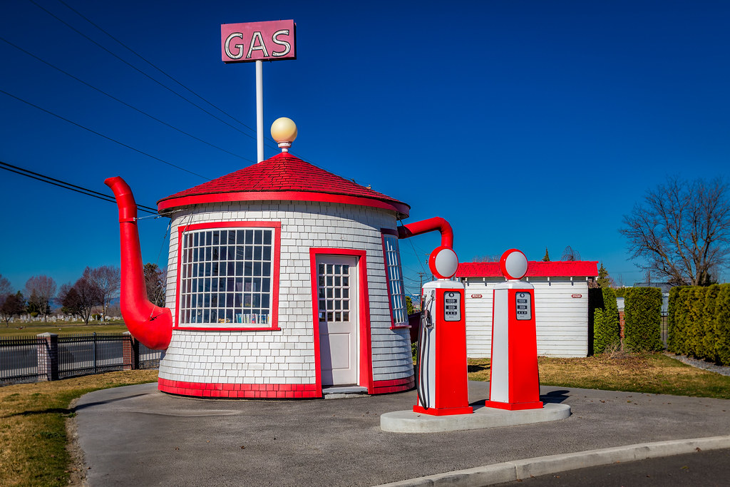 casa teiera distributore benzina gas tea Zillah Washington case strane mondo Luigi Ottolini