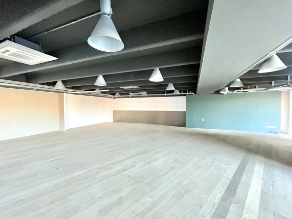 Luigi Ottolini Romano di Lombardia capannone 4000 mq commerciale showroom vendita Bergamo Brescia Milano luxury  17