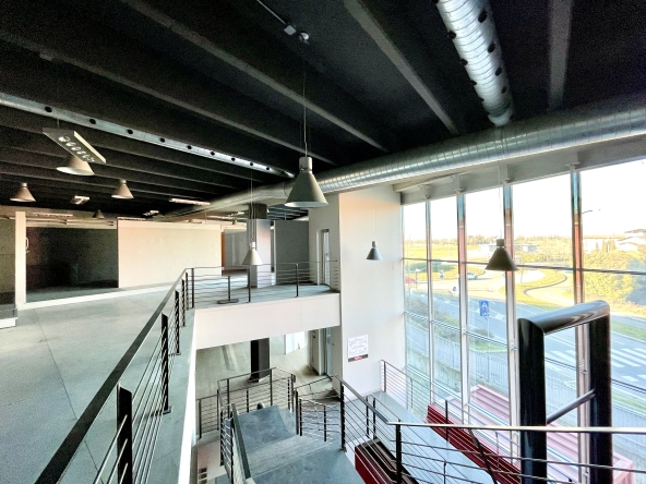 Luigi Ottolini Romano di Lombardia capannone 4000 mq commerciale showroom vendita Bergamo Brescia Milano luxury  21
