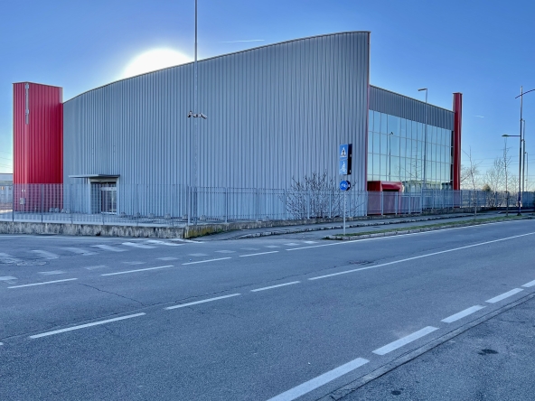 Luigi Ottolini Romano di Lombardia capannone 4000 mq commerciale showroom vendita Bergamo Brescia Milano luxury  67
